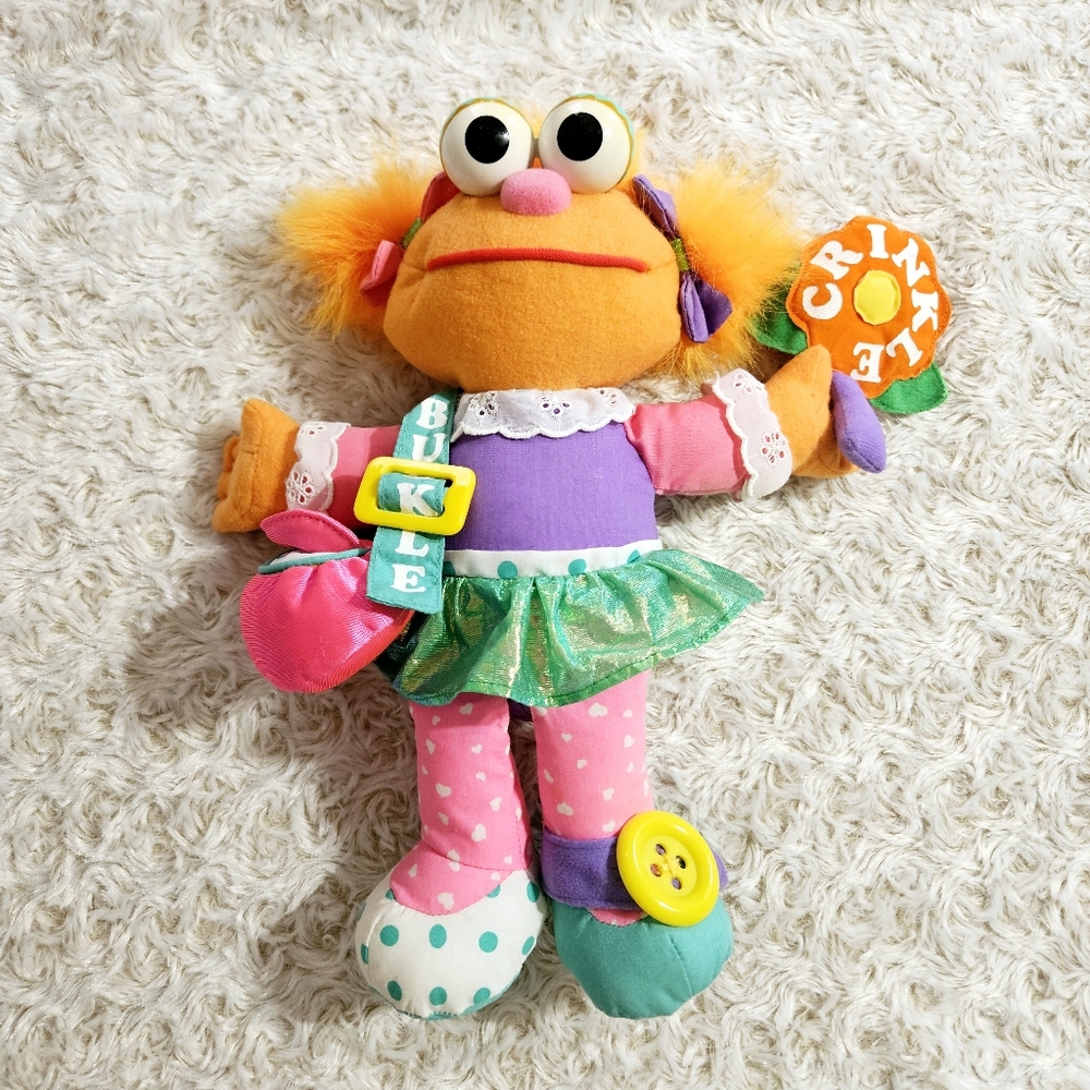 Sesame Street - Vintage Dress Up Pal Zoe Plush Educational Doll